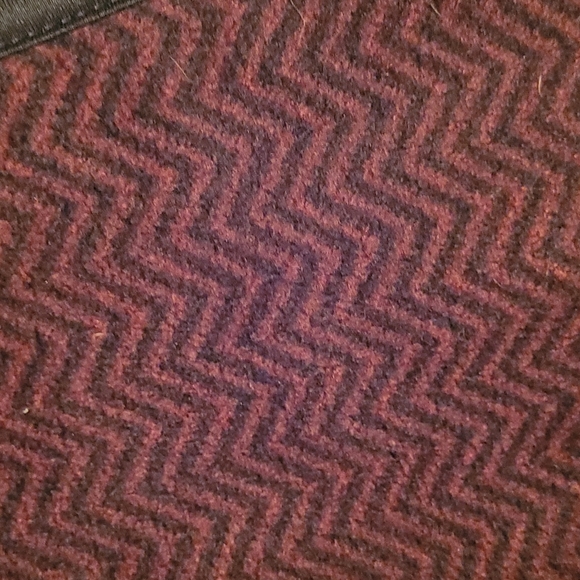 Nicole Miller fleece poncho wrap - Picture 3 of 3